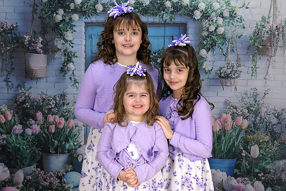 525